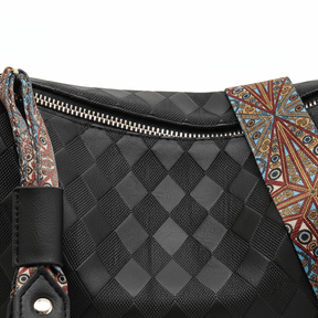 Bolsa Transversal com Estampa Geométrica e Alça Larga PretaGramora | Luxury Ladies Clothing